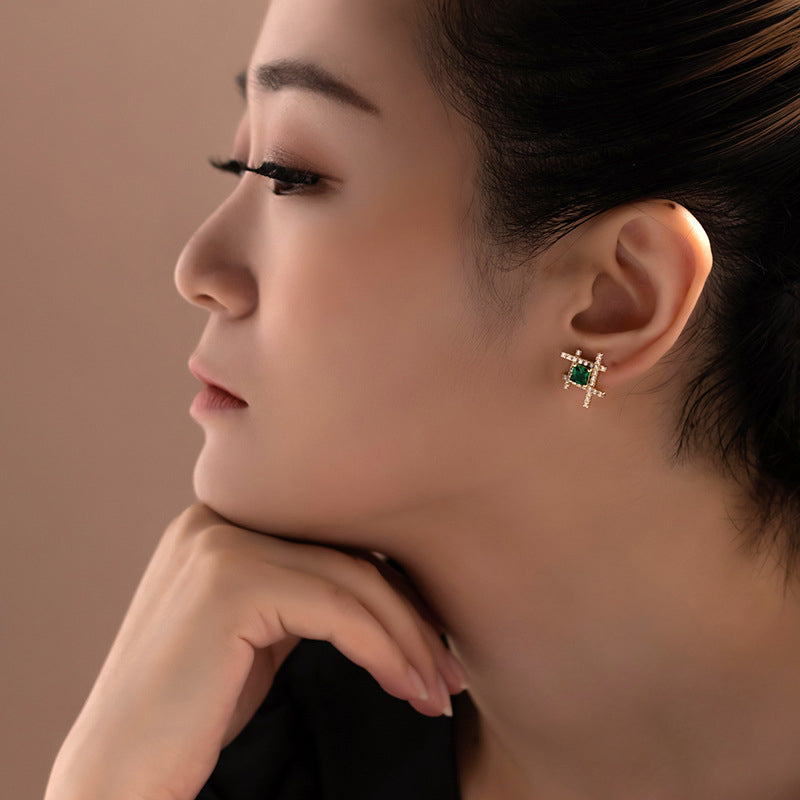 Inanus -shaped emeralds eugen earrings niche design sensor 925 high -level sensor light luxury earrings Image 1