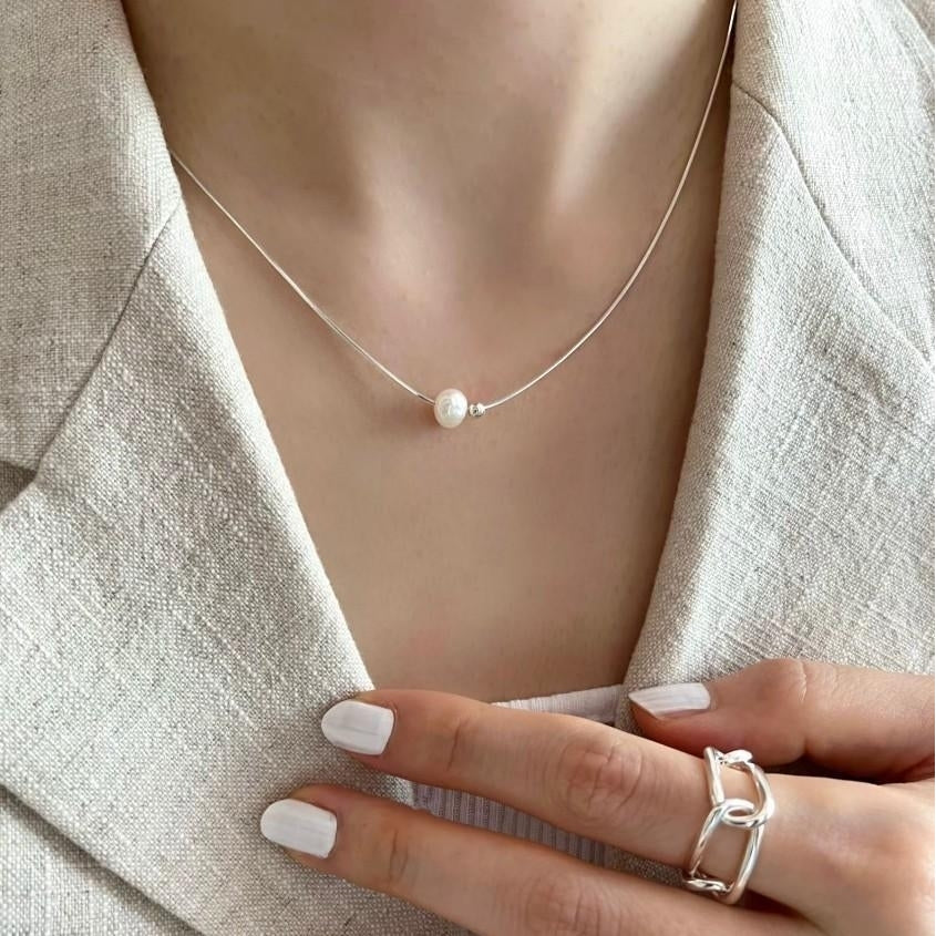 Tiki minimalist niche design 925 sterling silver necklace female freshwater pearl clavicle clavicle chain snake bone Image 1