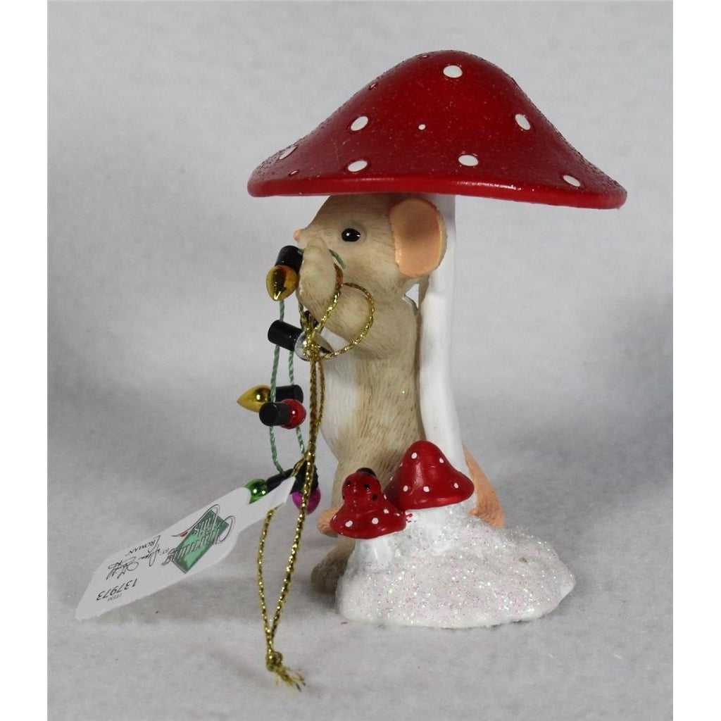 Charming Tails Cap-Ture the Joy of Every Moment - 2024 Figurine 137973 NIB Image 2