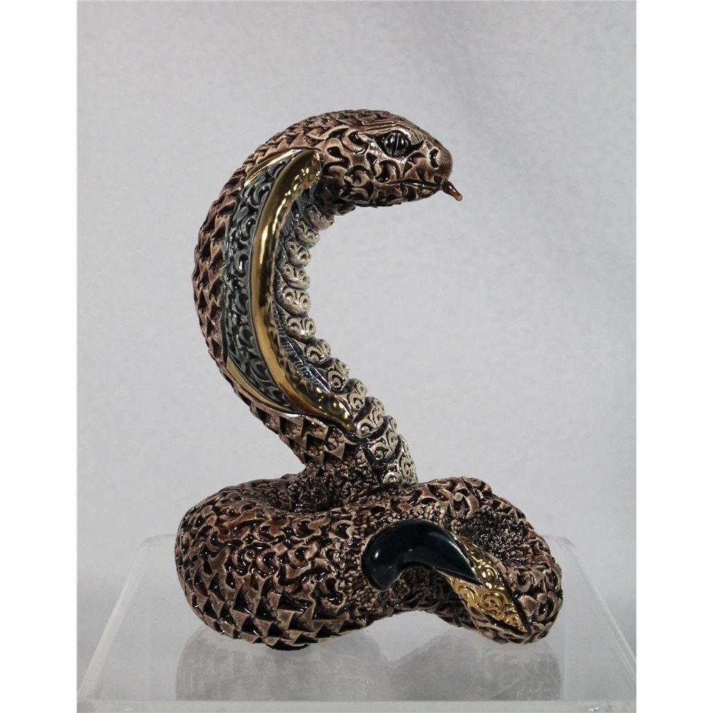 DeRosa Rinconada Family Figurine - 2024 Release Cobra - F253 - In Box Image 4