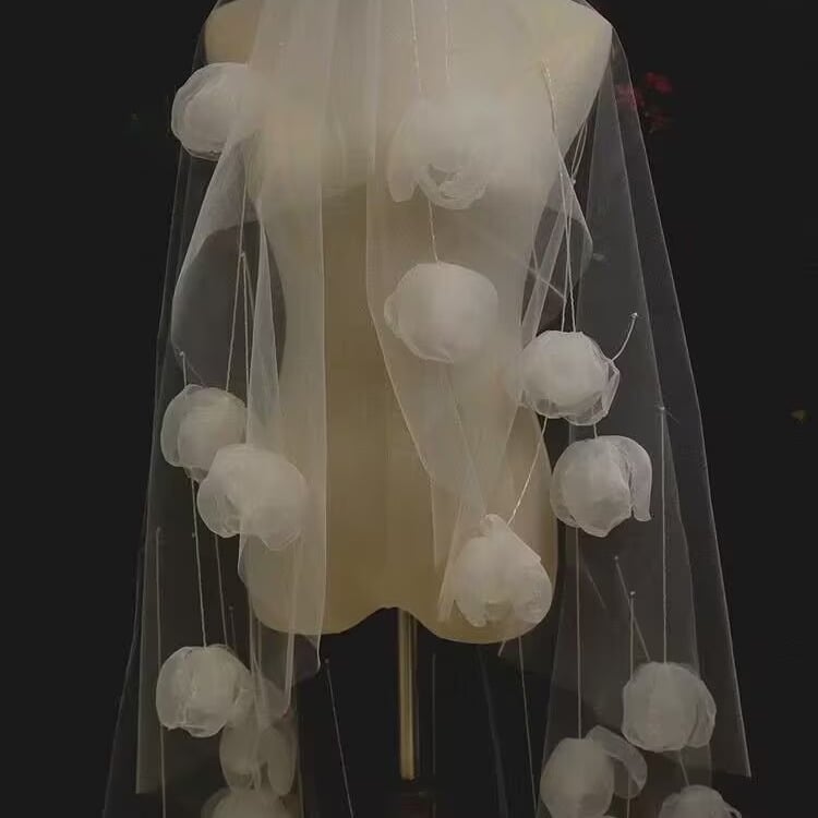 3D Petal Bridal Veil Handmade Soft Tulle Veil for Bridal for Her Image 3