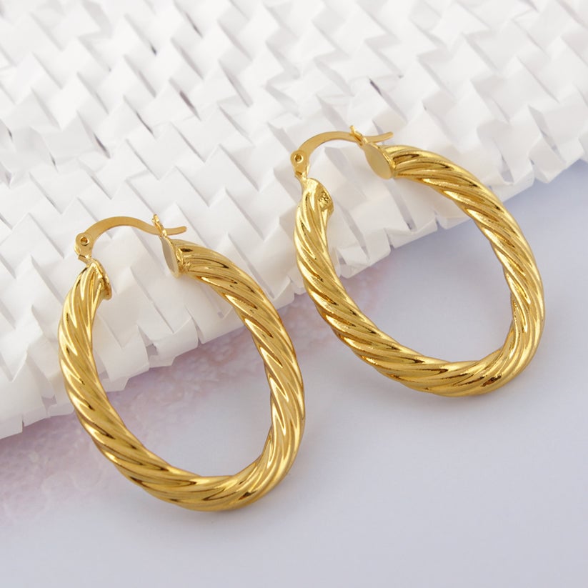 14k Gold Classic Oval Bamboo Hoop Earrings Image 1